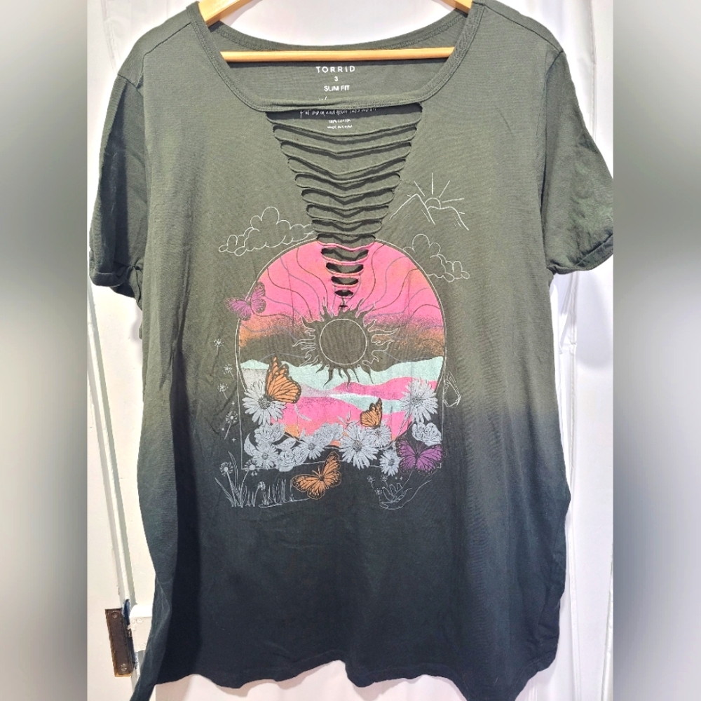 Torrid green ombre graphic print cut v neck shirt